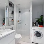 With Stunning Sea View And Prime Location דירה *