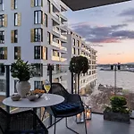 Apartamento With Stunning Sea View And Prime Location